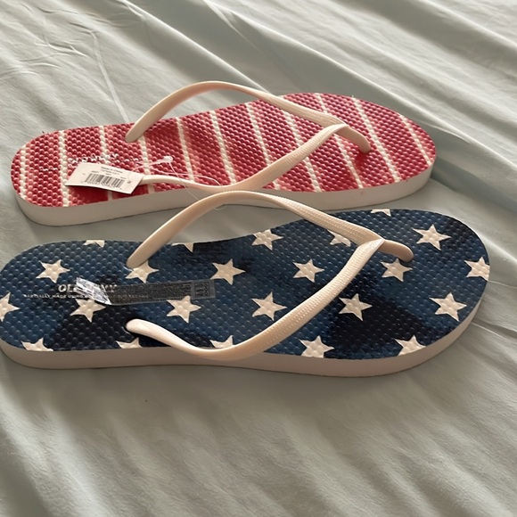 NWT Old Navy USA American Flag flip flops - Picture 3 of 4